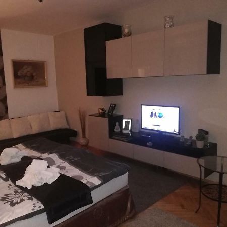 Heni Apartman Nagykanizsa Exteriör bild