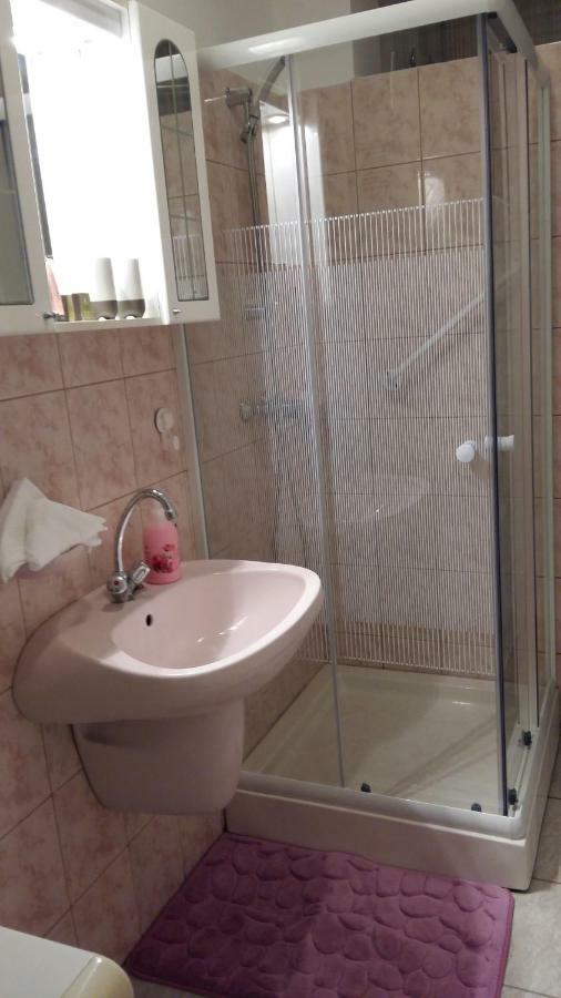 Heni Apartman Nagykanizsa Exteriör bild